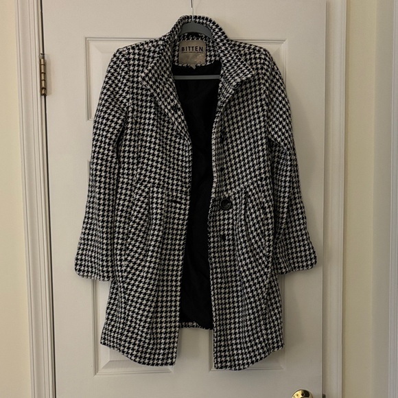Bitten by Sarah Jessica Parker Jackets & Blazers - Bitten by Sarah Jessica Parker Trench Coat